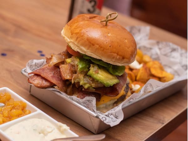 HAMBURGUESA CAPOTE